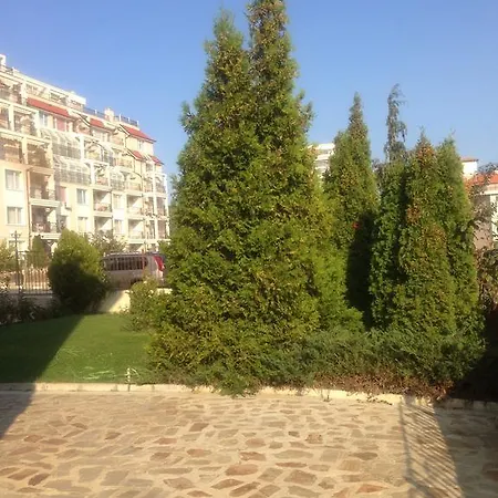 Village House سفيتي فلاس